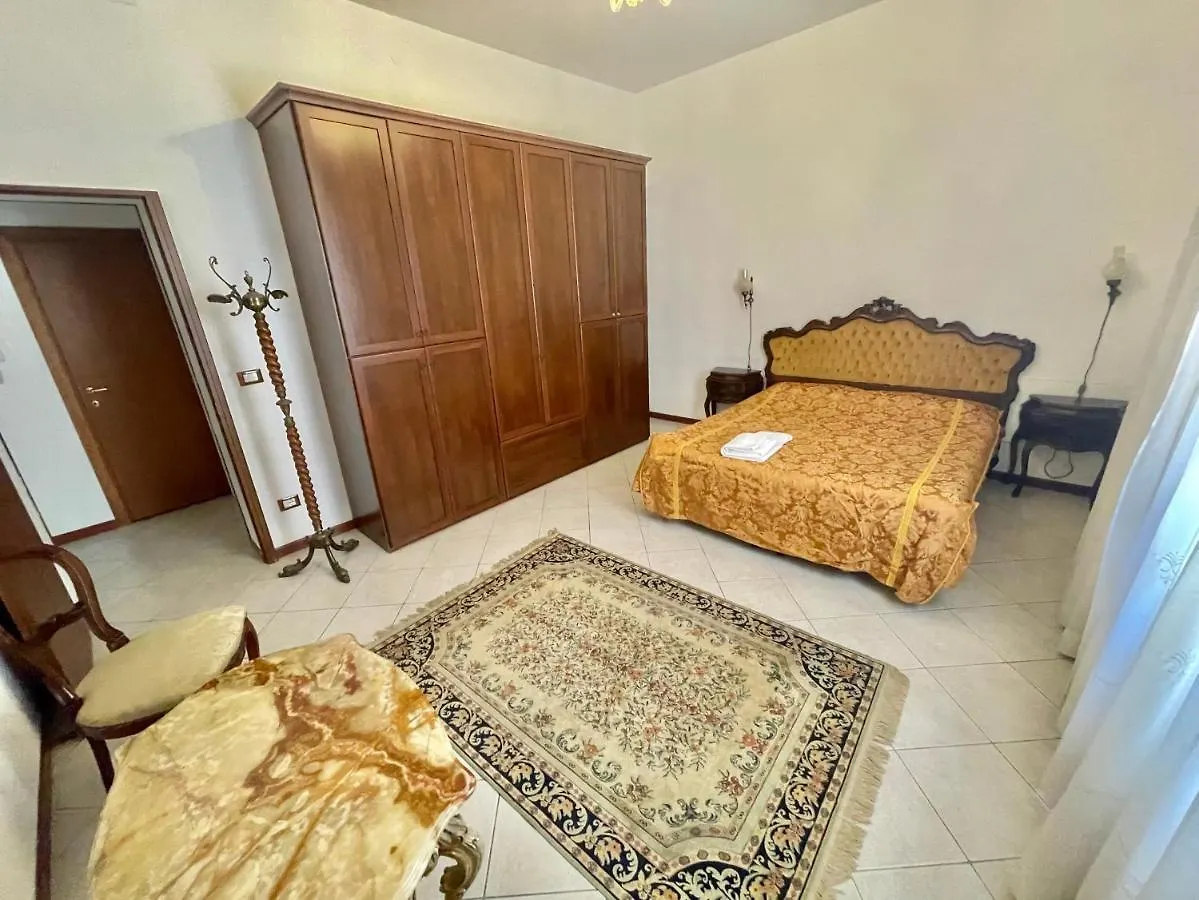 Queen House Venezia Apartment Venice