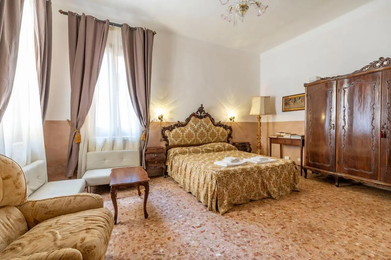 Queen House Venezia 0*, Βενετία