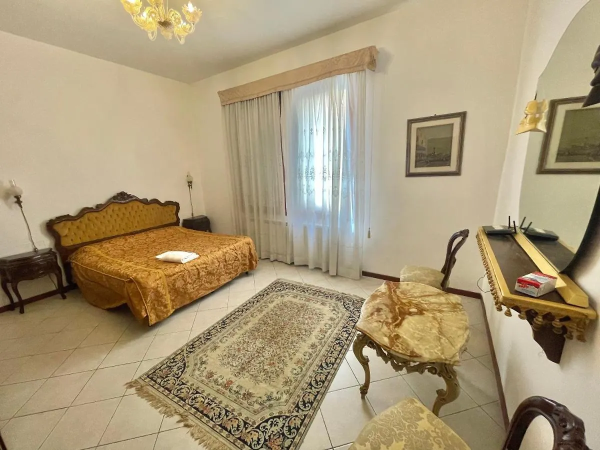 Queen House Venezia Διαμέρισμα