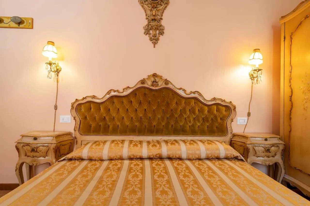 Queen House Venezia Benátky